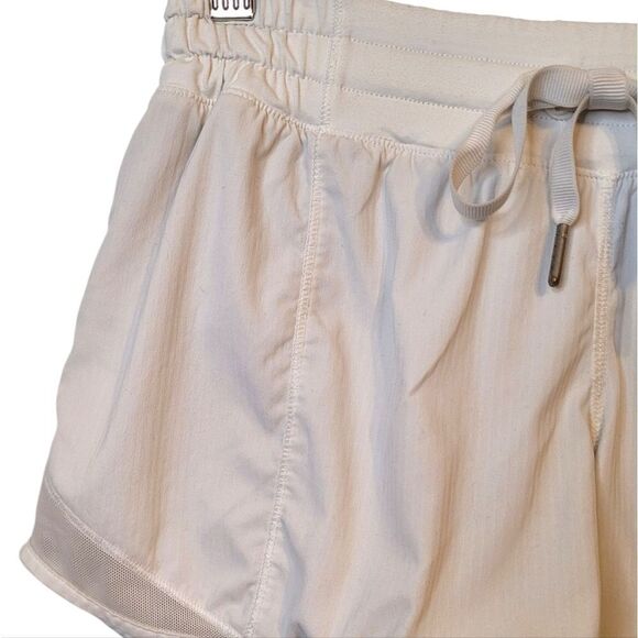 Lululemon Women's White Running Shorts Size 4 - Picture 3 of 6